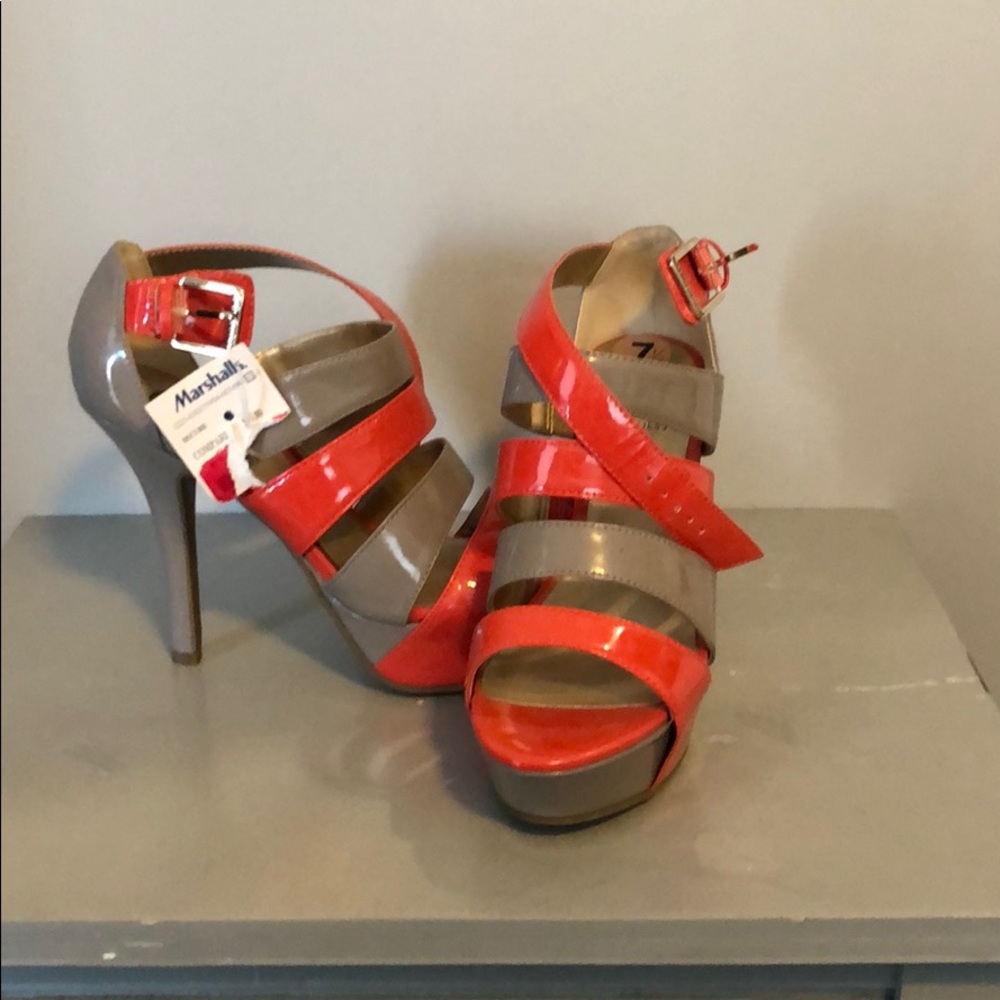 New guess shoes size 7.5. Tangerine and cream
